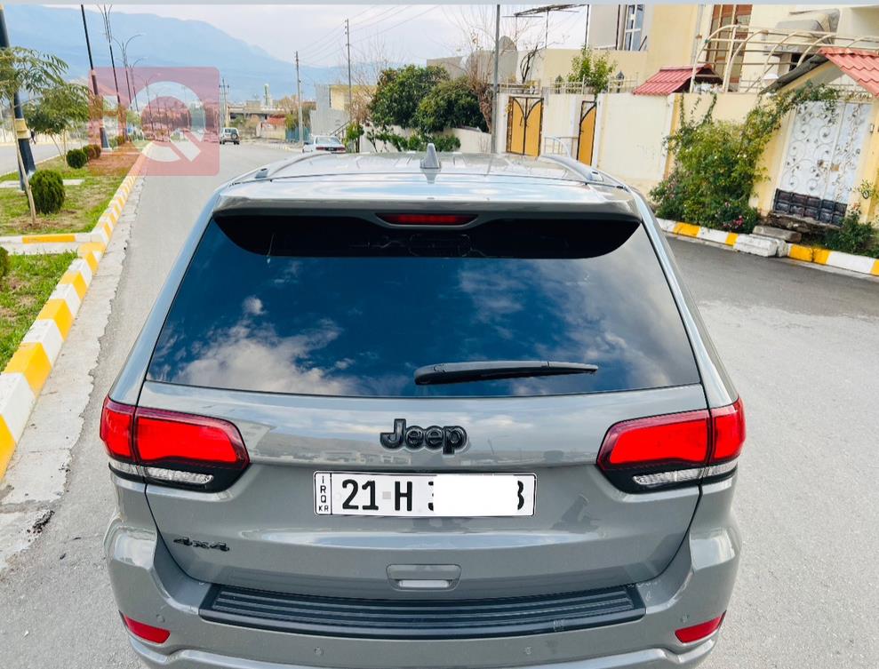 جیپ گراند شیرۆکی